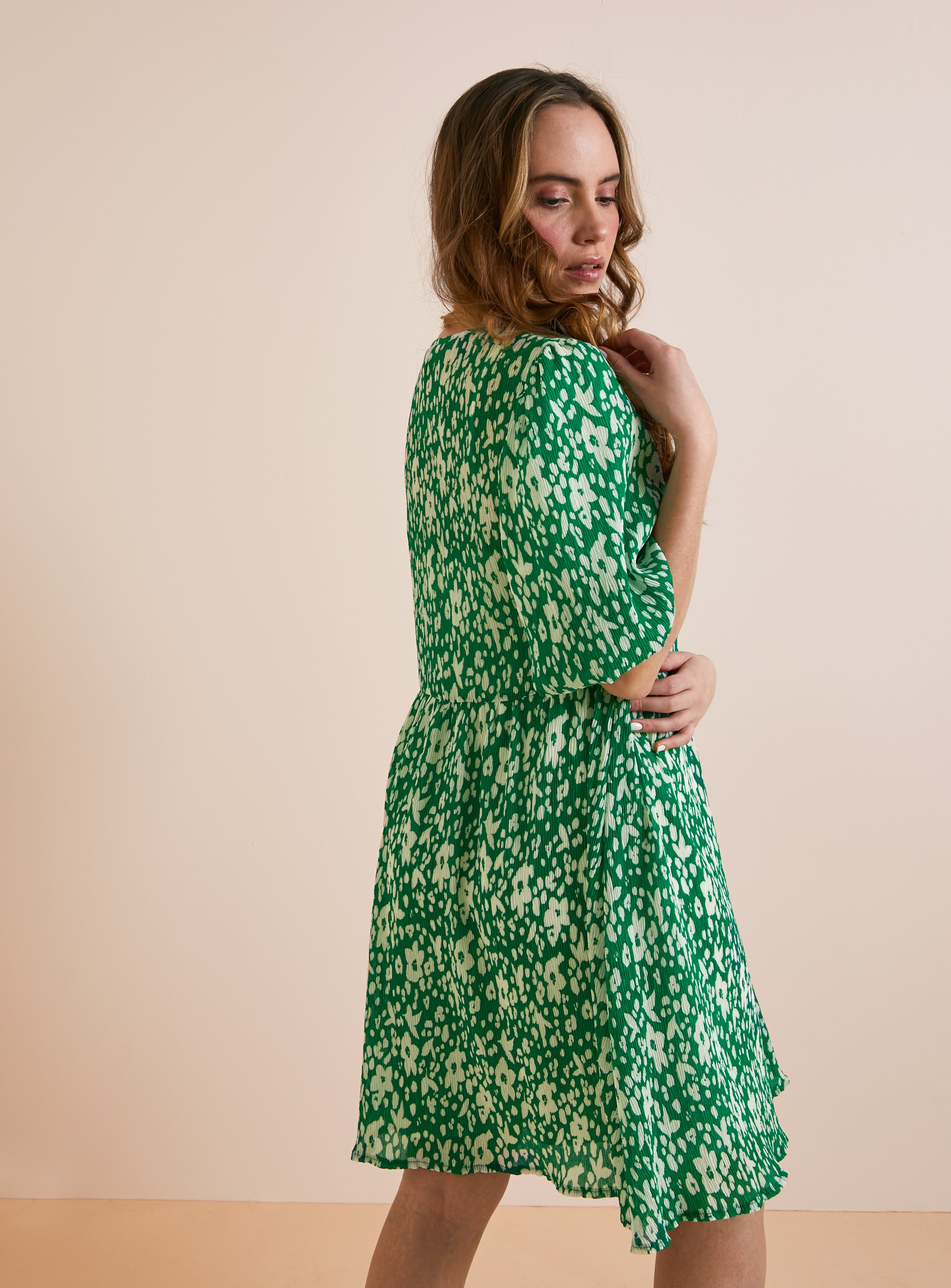 Everbelle Green Floral Plisse Mini Dress 6 - Image 4 thumbnail